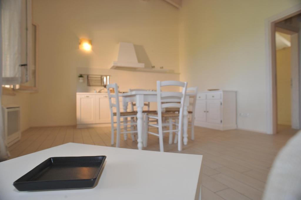 Agriturismo Colle Dei Pivi Ponti sul Mincio Værelse billede