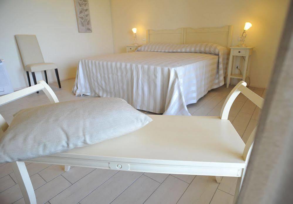 Agriturismo Colle Dei Pivi Ponti sul Mincio Eksteriør billede